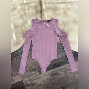 Fate by LFD Keyhole Bodysuit Top Womens Medium Ruffle Trim Purple
